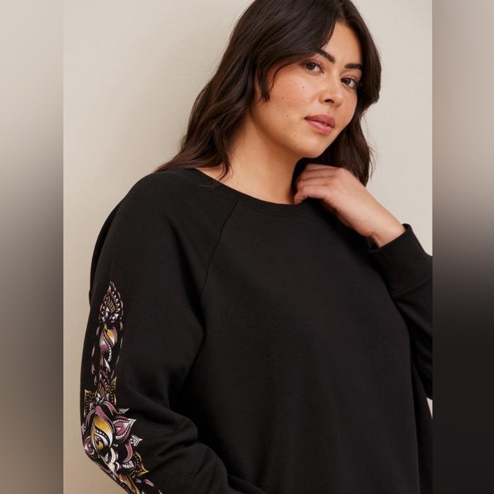 New Torrid Mandala Butterfly Super Soft Fleece Crew Neck Raglan Sweatshirt - Picture 3 of 6